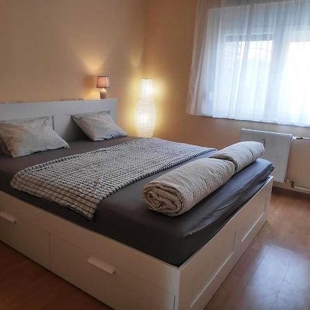 Koelcsey Apartman Apartment Szekszard Bagian luar foto